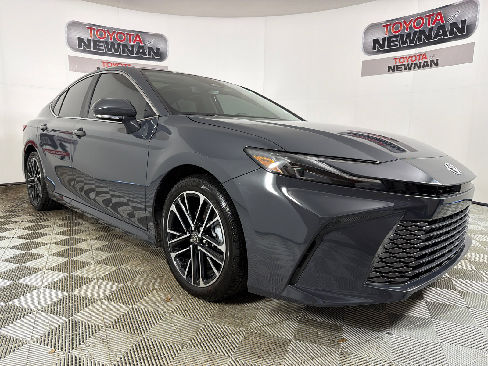 Used 2025 Toyota Camry XLE