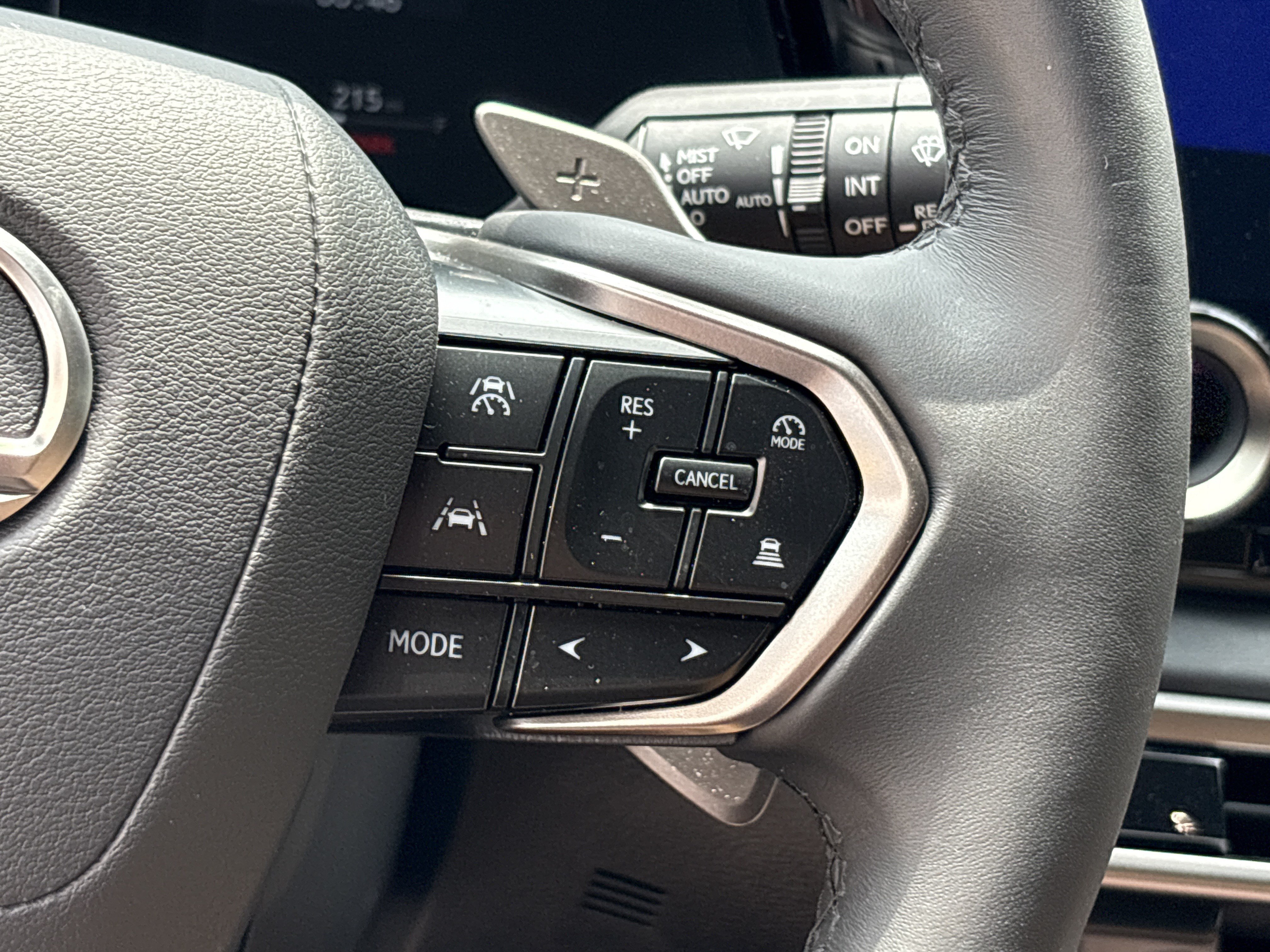 Used 2025 Lexus RX 350h w/ Accessory Package (Z1) AWD/4WD image 20