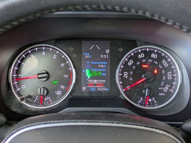 Used 2022 Toyota RAV4 XLE Premium image 27