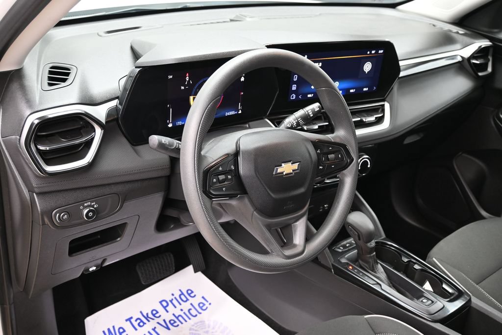 Used 2025 Chevrolet TrailBlazer LT AWD/4WD image 22