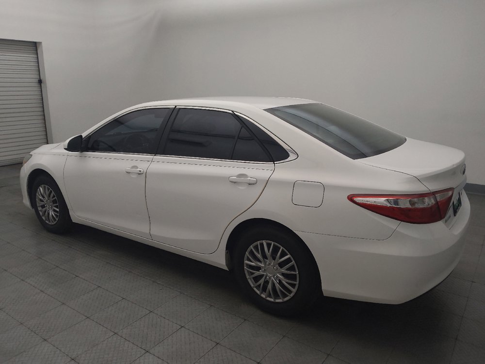 Used 2016 Toyota Camry LE FWD image 3