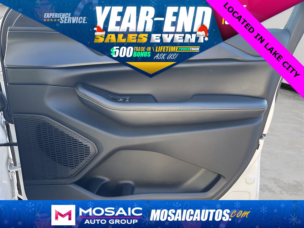 Used 2024 Jeep Grand Cherokee Altitude image 9