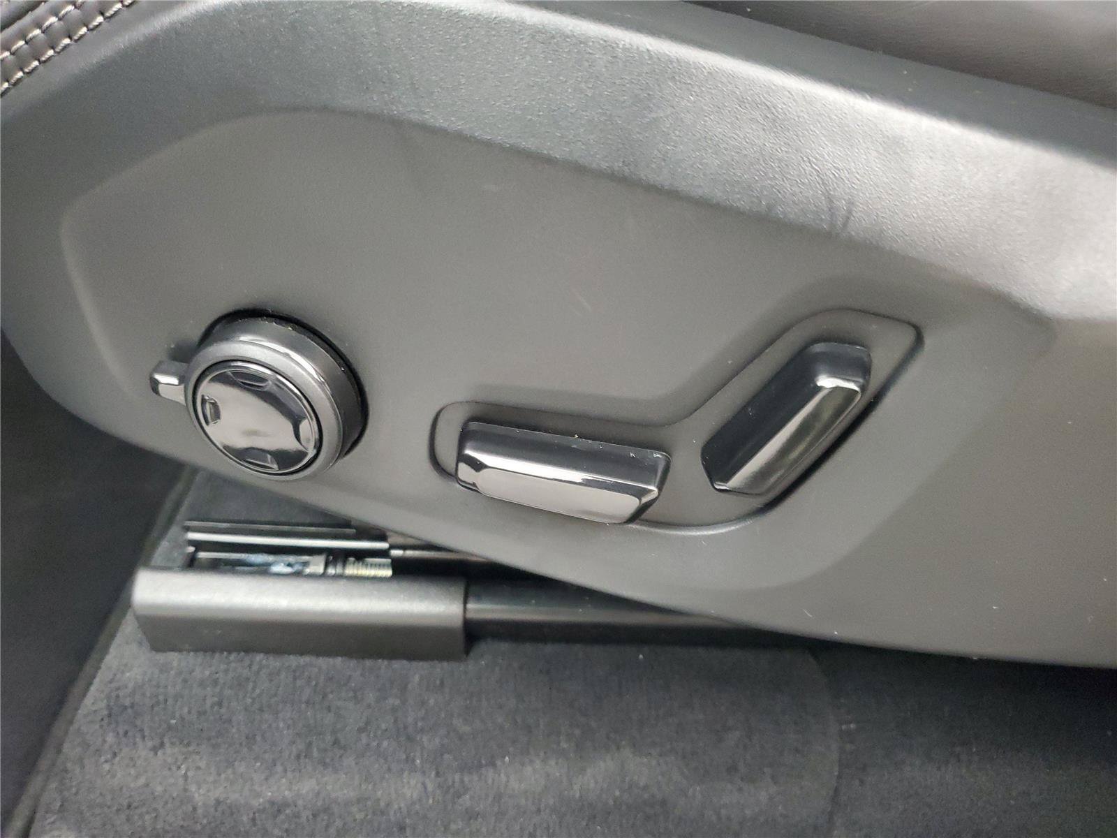 Certified 2026 Volvo XC90 B6 Ultra AWD/4WD image 18