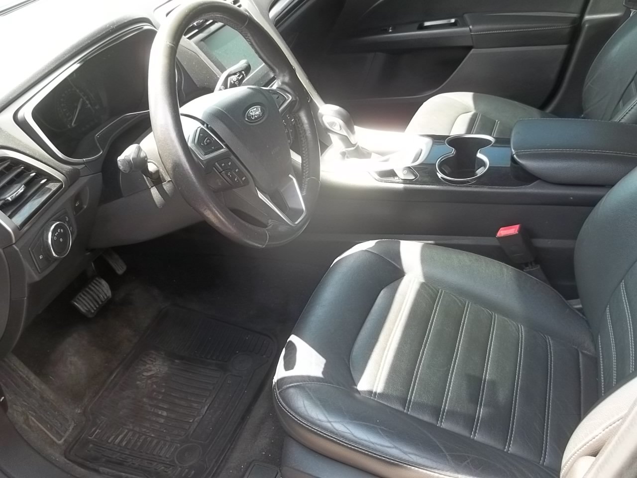 Used 2015 Ford Fusion SE w/ Equipment Group 202A FWD image 5