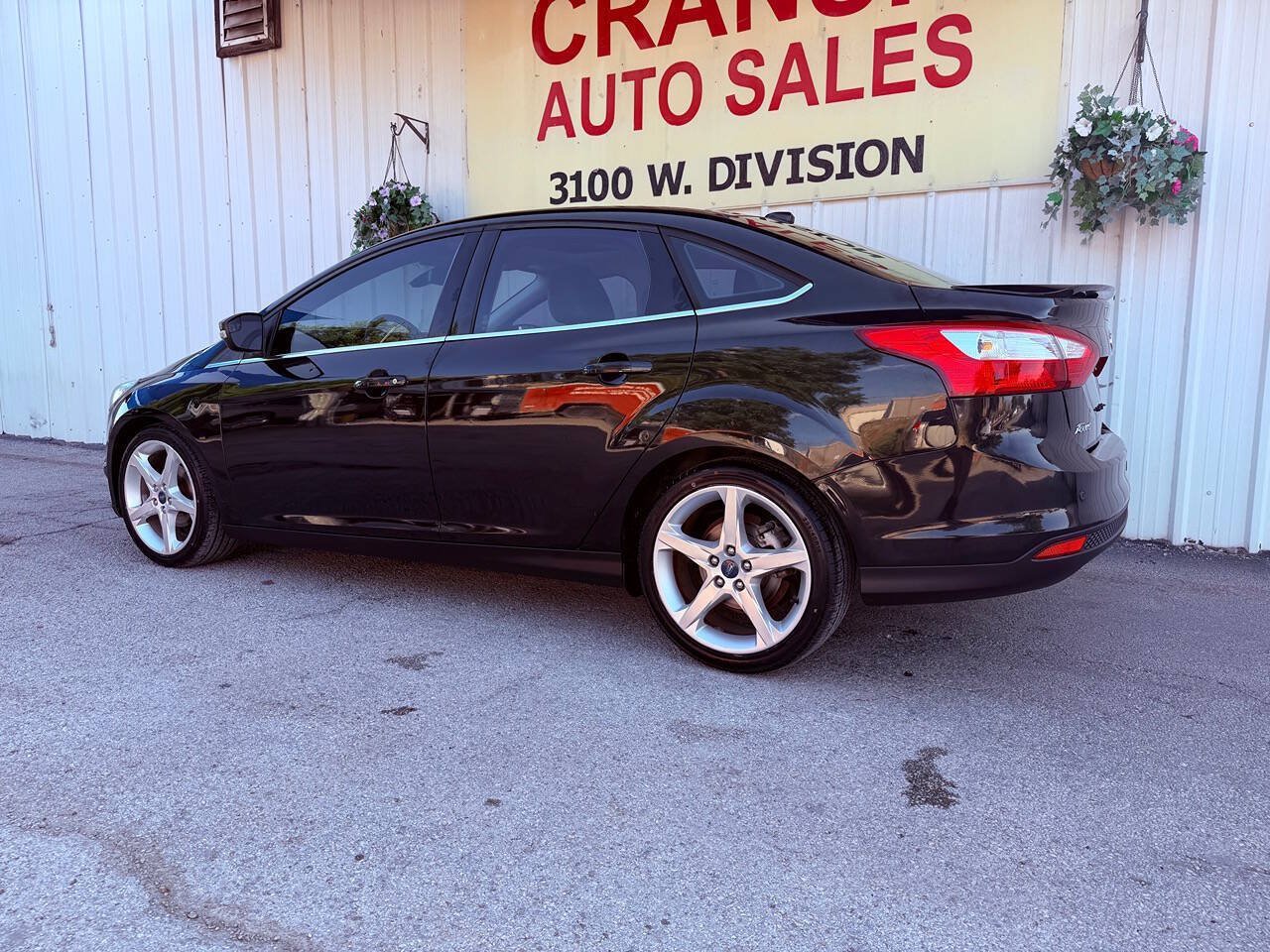 Used 2012 Ford Focus Titanium FWD image 9
