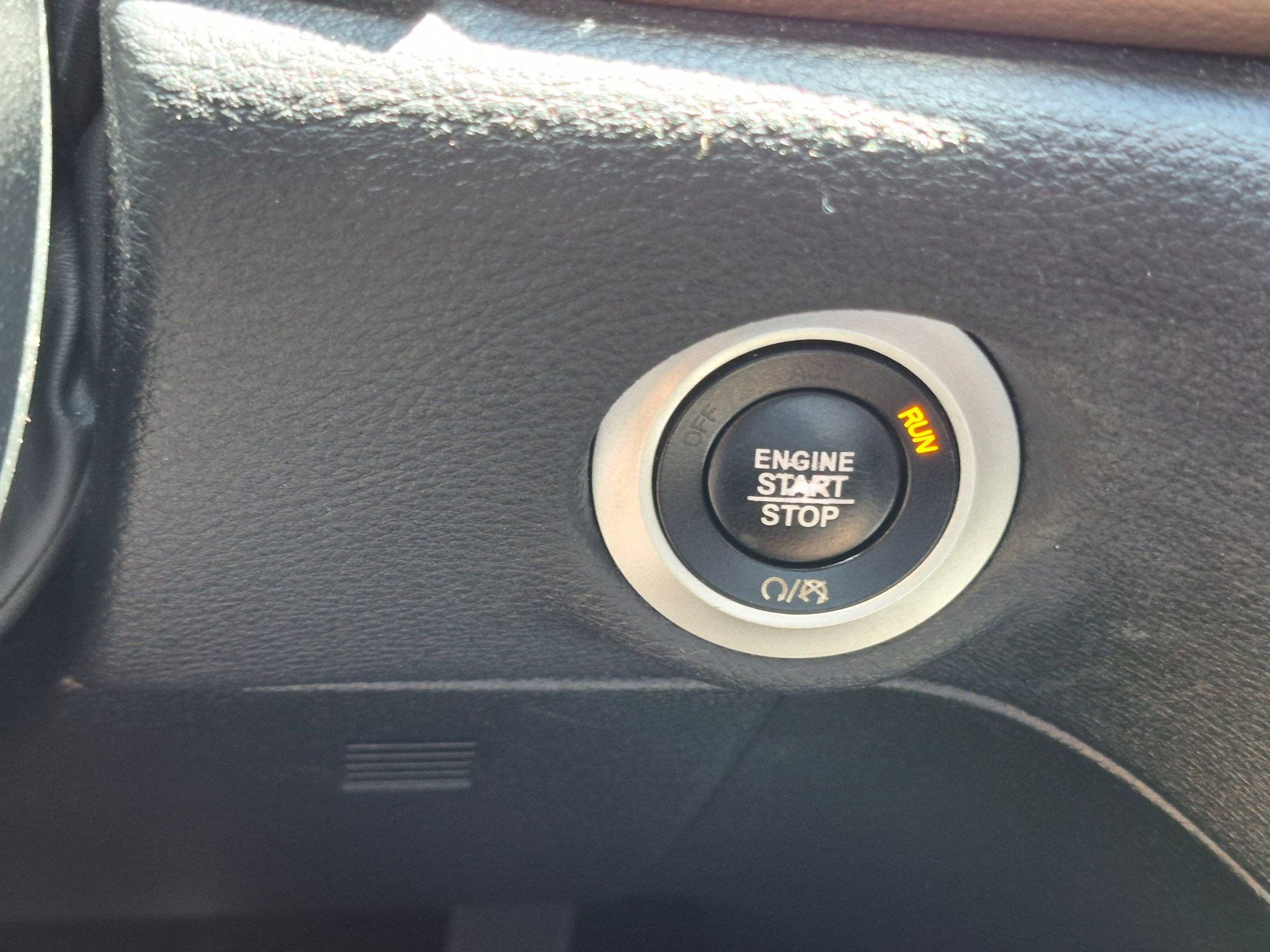 Used 2017 Chrysler Pacifica Limited w/ UConnect Theater Package FWD image 20