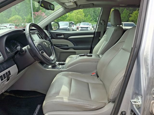 Used 2014 Toyota Highlander XLE FWD image 14
