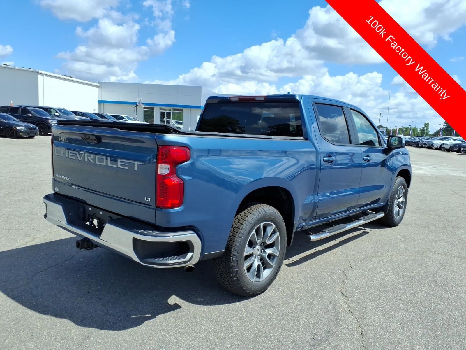 Used 2024 Chevrolet Silverado 1500 LT AWD/4WD image 5