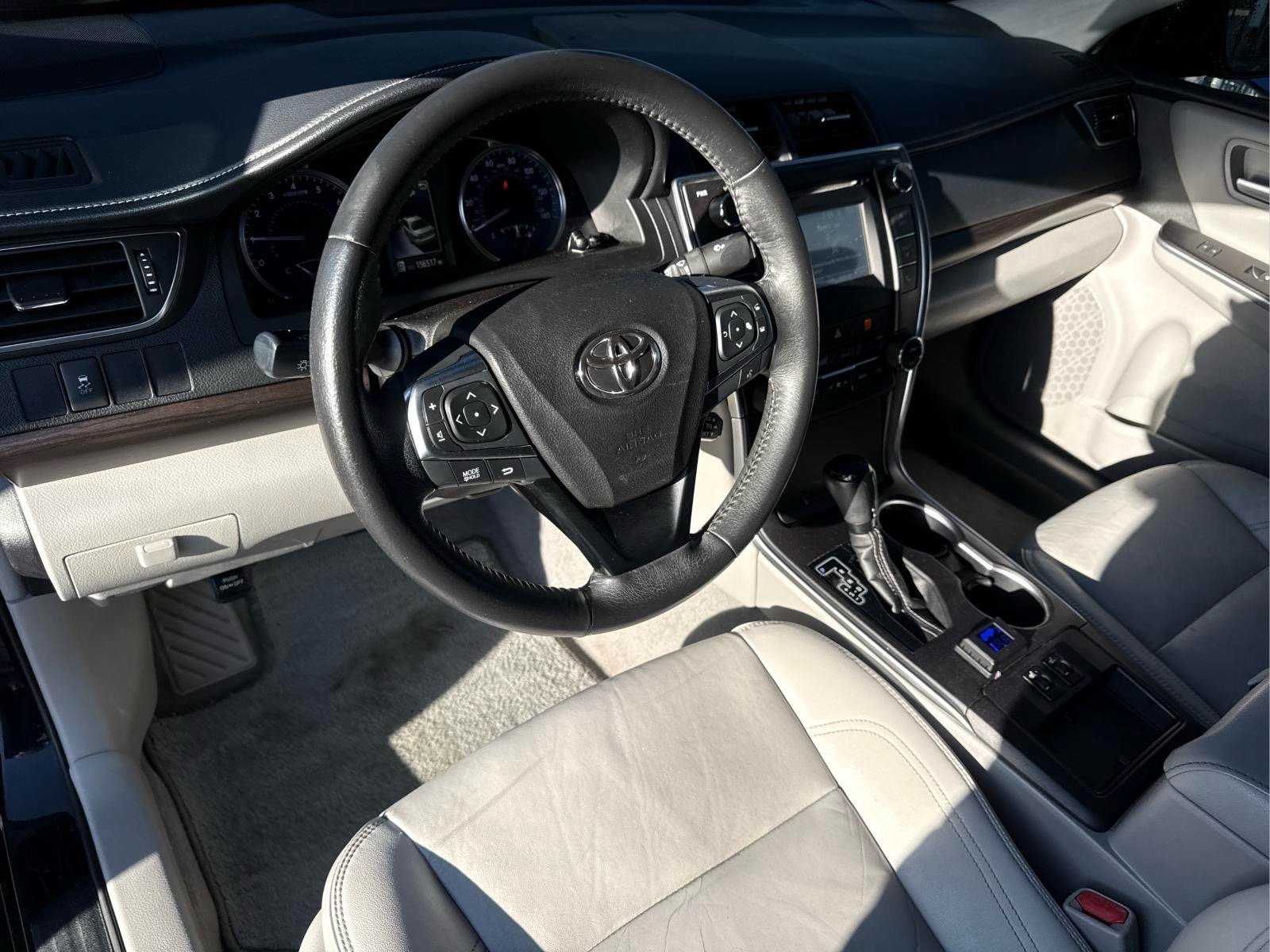 Used 2017 Toyota Camry XLE FWD image 12