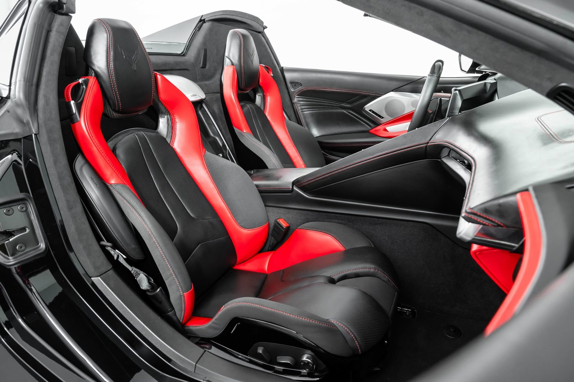 Used 2024 Chevrolet Corvette Z06 RWD image 9