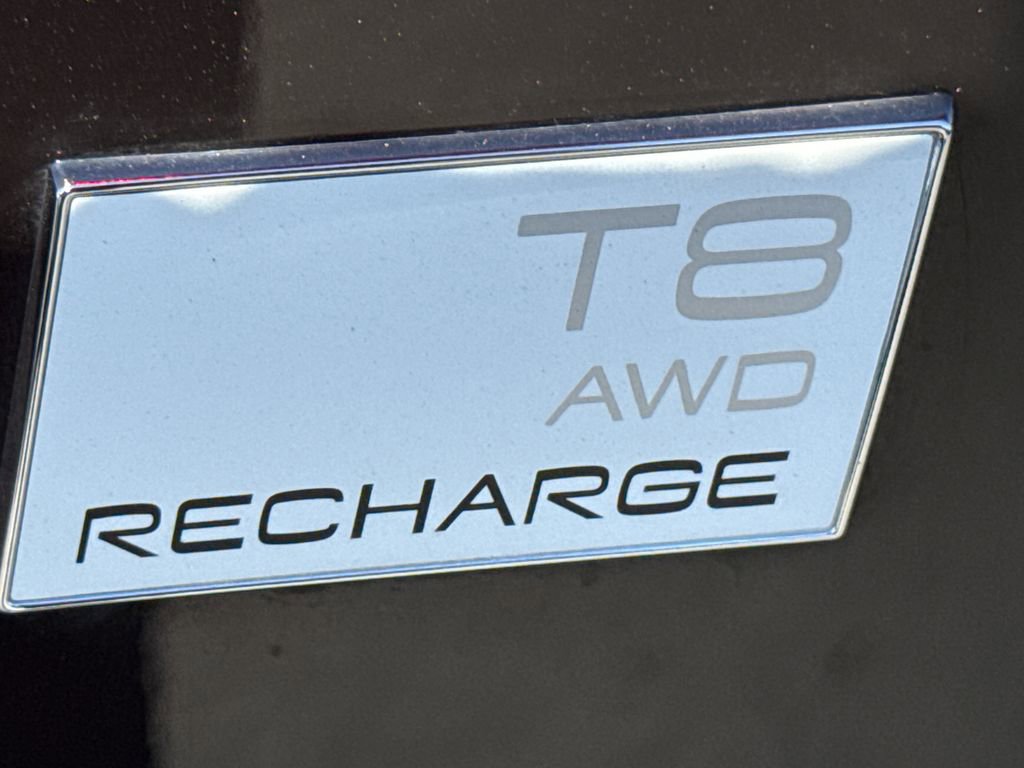 Used 2023 Volvo XC60 T8 Ultimate w/ Climate Package image 9