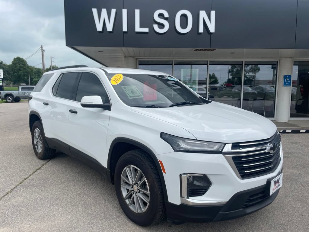Used 2023 Chevrolet Traverse LT