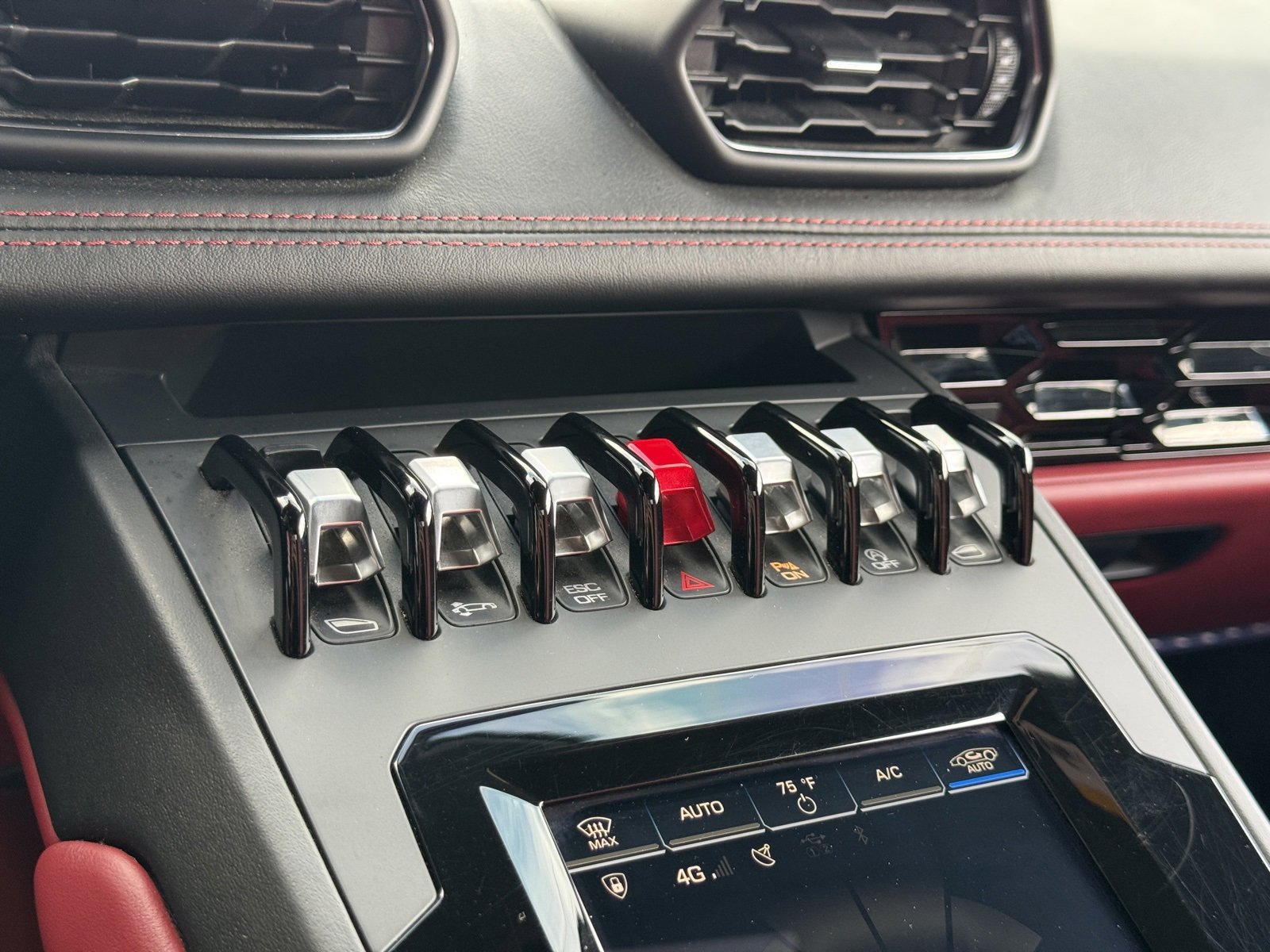 Used 2021 Lamborghini Huracan EVO image 20