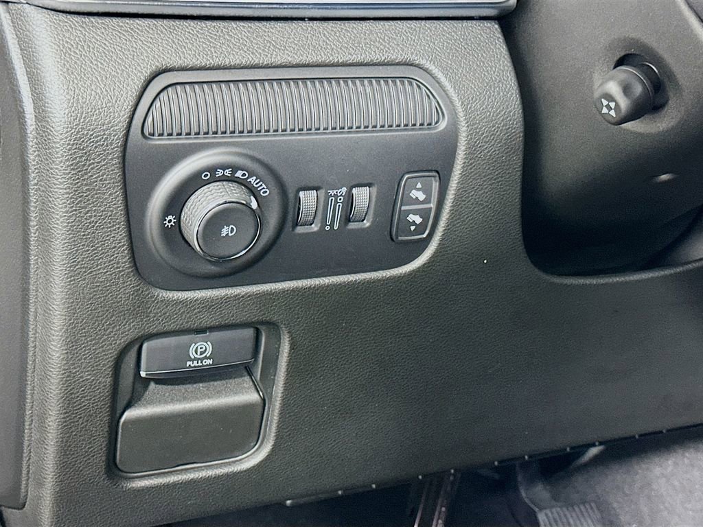 Used 2024 Jeep Wagoneer Series II AWD/4WD image 10