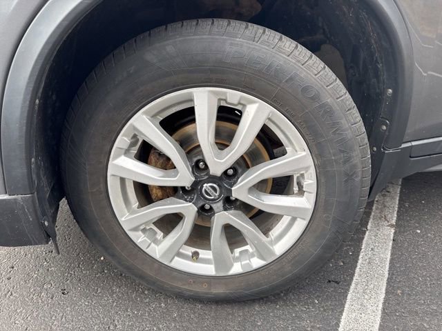 Used 2018 Nissan Rogue SV AWD/4WD image 32