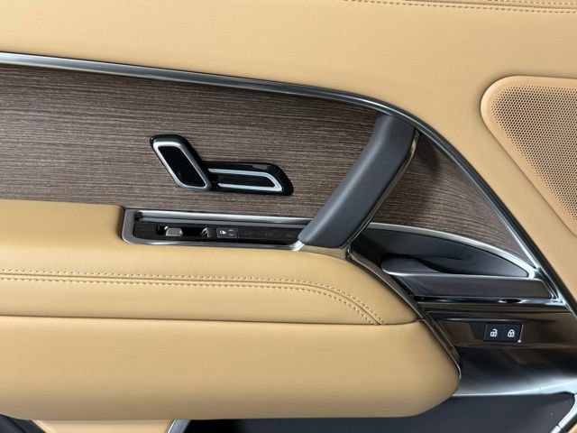 New 2025 Land Rover Range Rover SE image 22