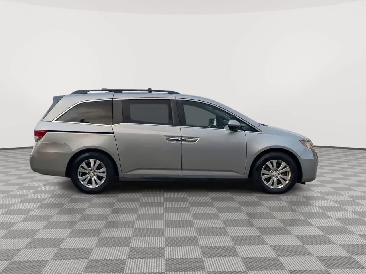 Used 2016 Honda Odyssey SE image 9