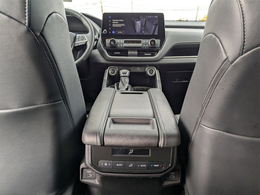 Used 2025 Toyota Grand Highlander AWD image 34