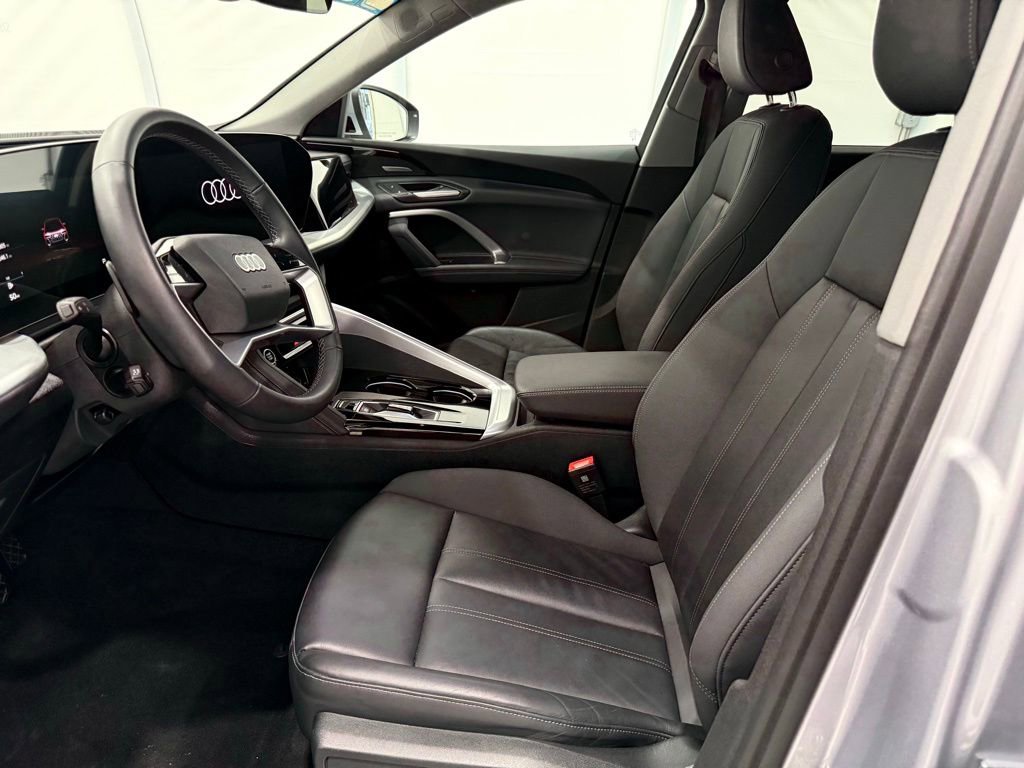 Used 2025 Audi Q5 Premium Plus image 13