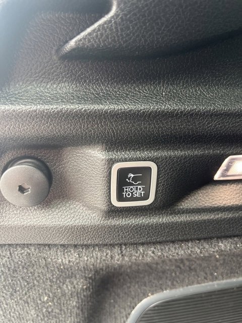 Used 2024 Jeep Grand Cherokee L Overland w/ Luxury Tech Group IV image 26