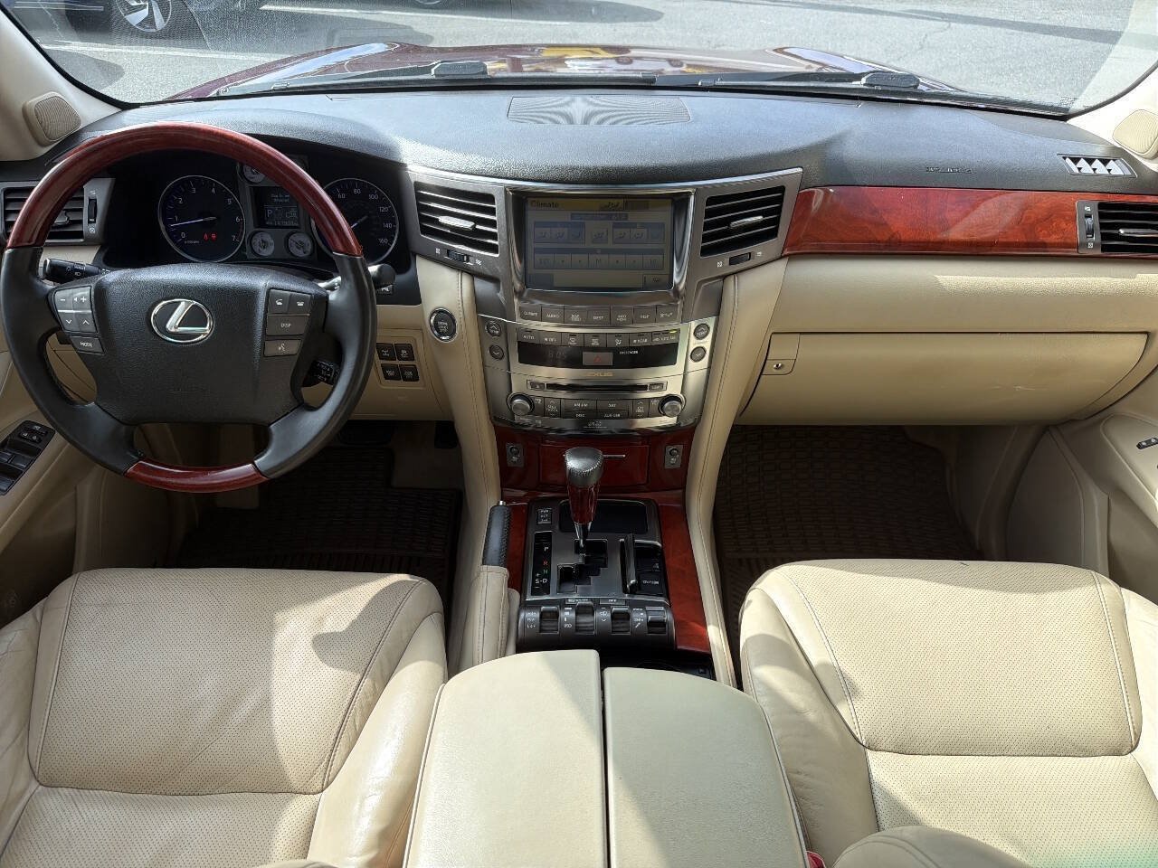 Used 2010 Lexus LX 570 4WD image 21