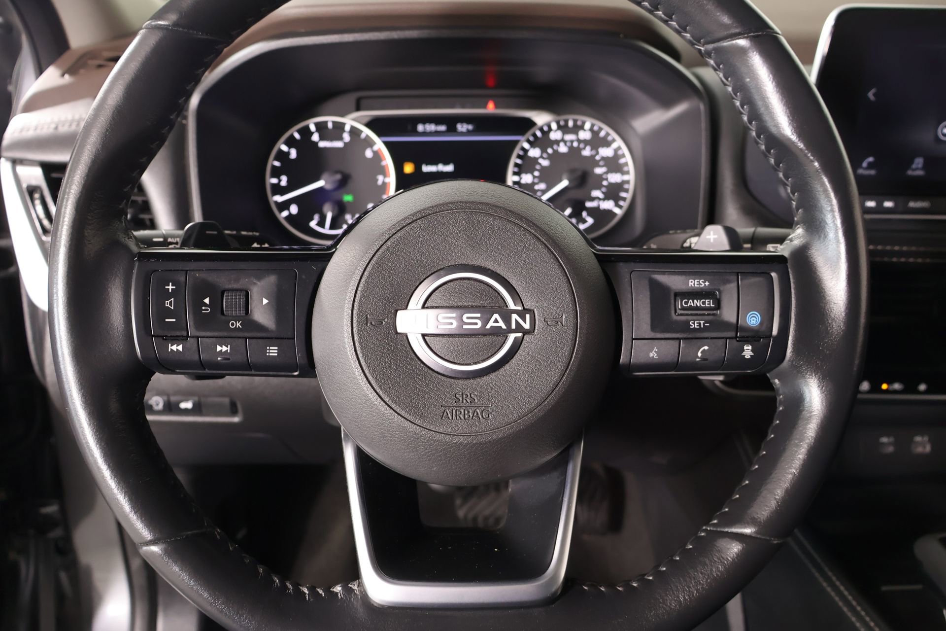 Used 2023 Nissan Rogue SL FWD image 3