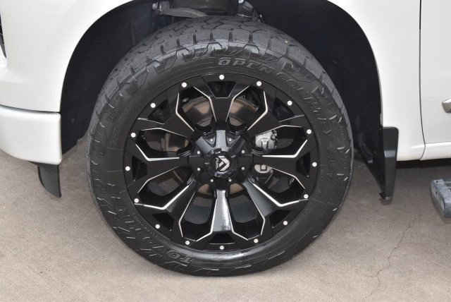 Used 2022 Chevrolet Silverado 1500 High Country w/ High Country Premium Package AWD/4WD image 42