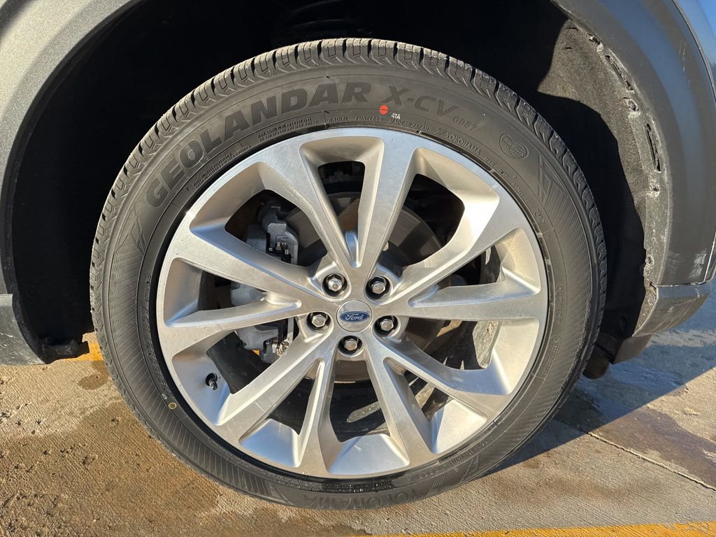 Used 2023 Ford Explorer Platinum w/ Technology Package AWD/4WD image 10