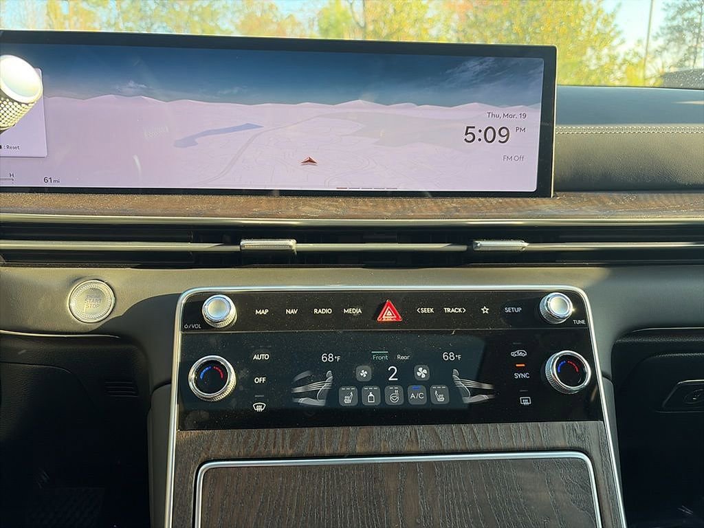 Used 2025 Genesis GV80 2.5T Select image 9