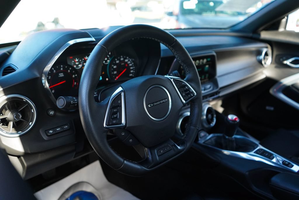 Used 2017 Chevrolet Camaro SS RWD image 5