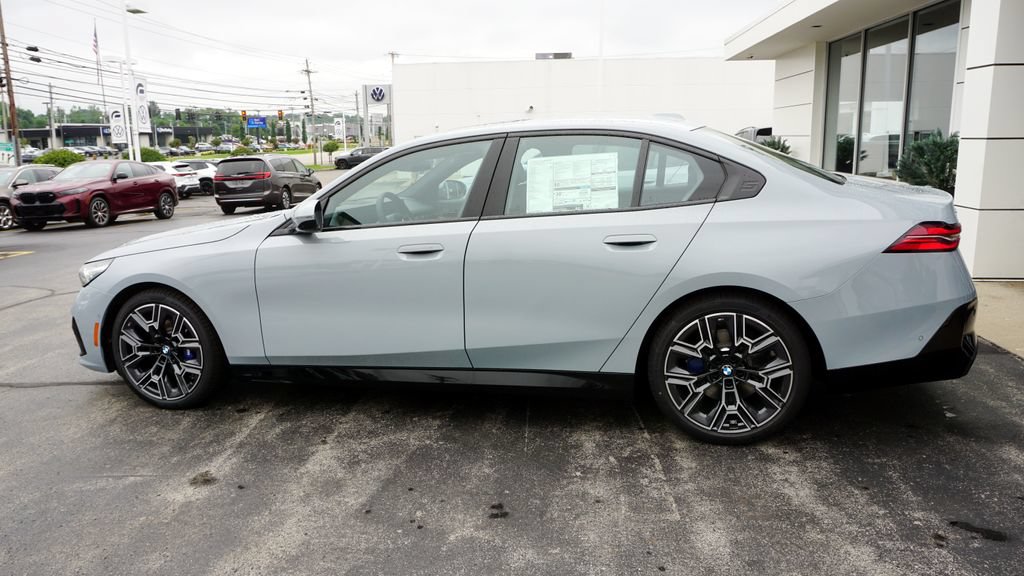 New 2027 BMW 530i xDrive w/ M Sport Package AWD/4WD image 9