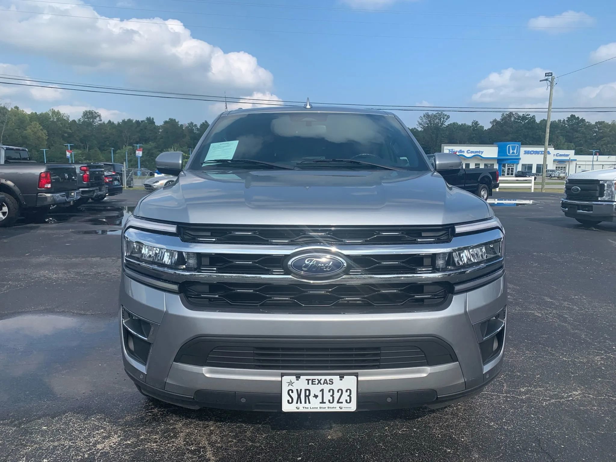 Used 2023 Ford Expedition Max Limited image 2
