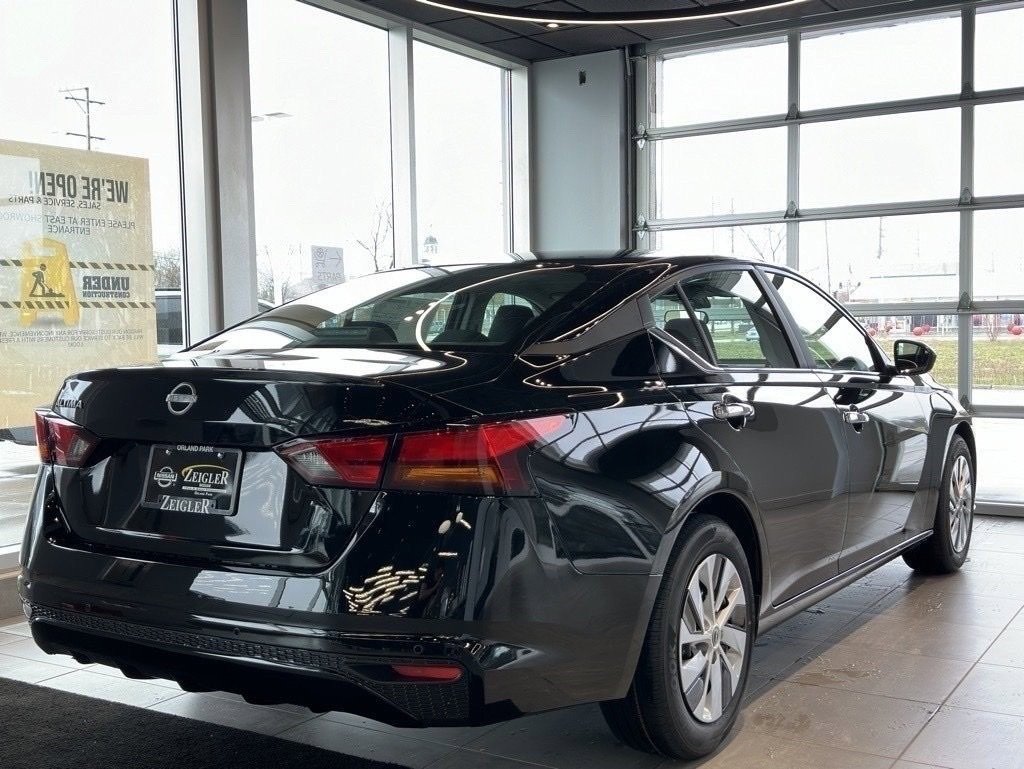 Certified 2025 Nissan Altima 2.5 S image 6