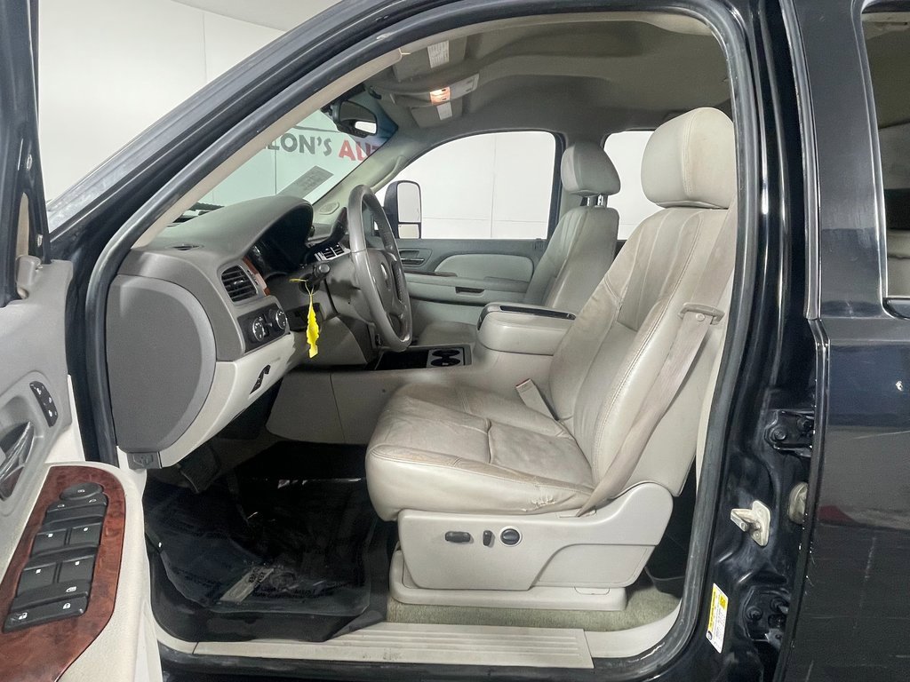 Used 2009 GMC Sierra 2500 SLT w/ SLT Convenience Package image 12