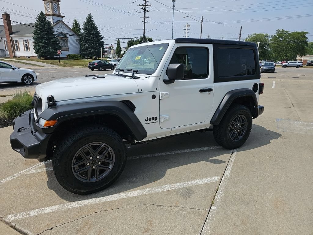 Certified 2025 Jeep Wrangler Sport AWD/4WD image 10