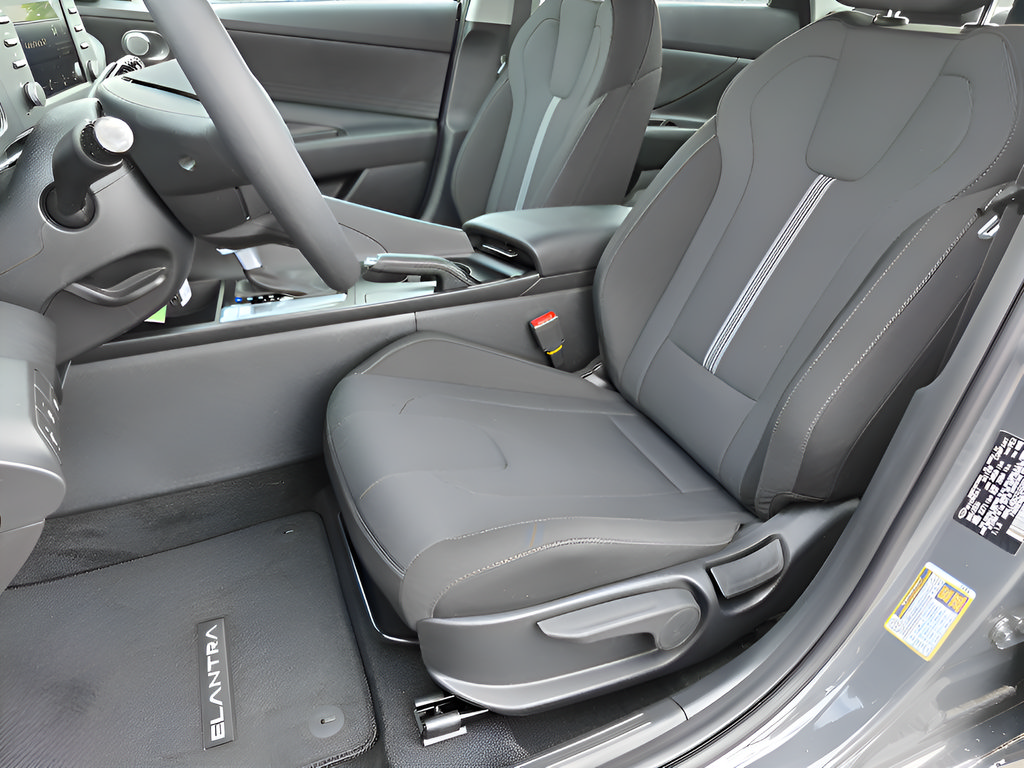 New 2026 Hyundai Elantra SE w/ Cargo Package FWD image 11