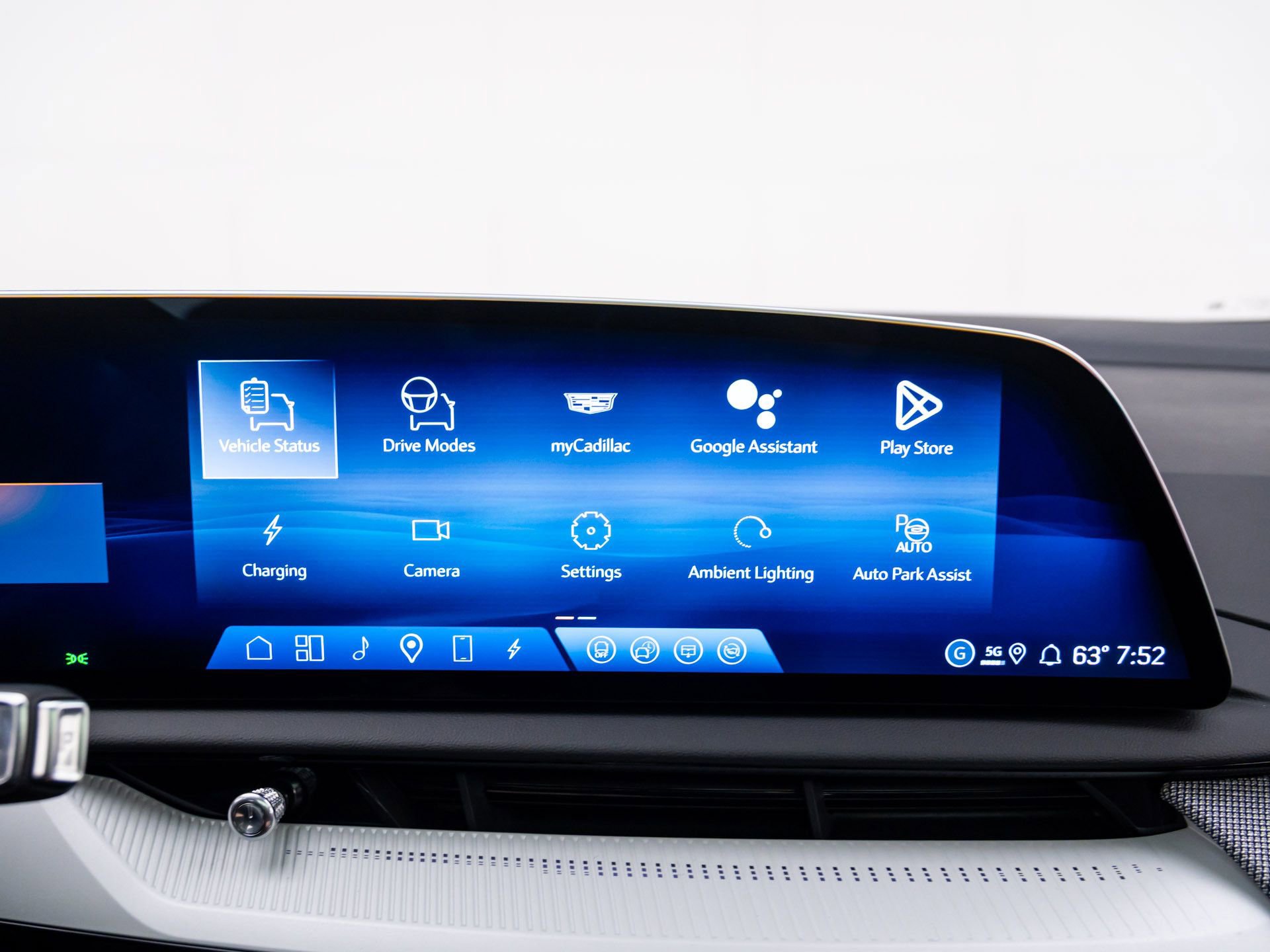 New 2026 Cadillac Optiq Sport 1 image 25