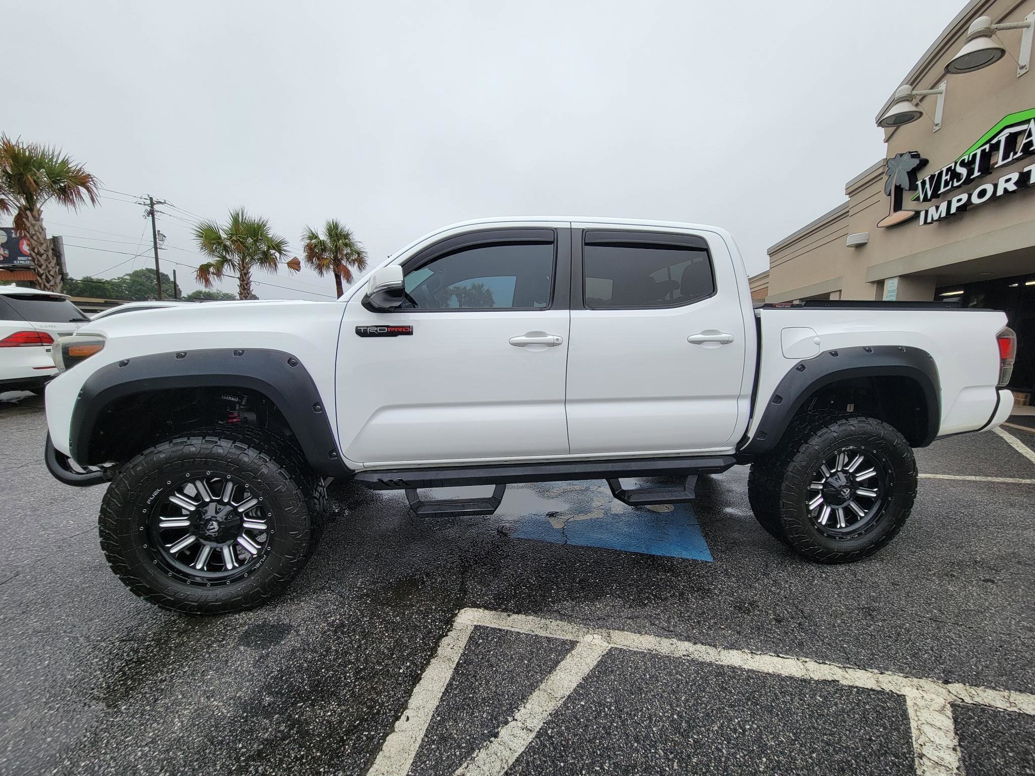 Used 2018 Toyota Tacoma TRD Pro AWD/4WD image 8