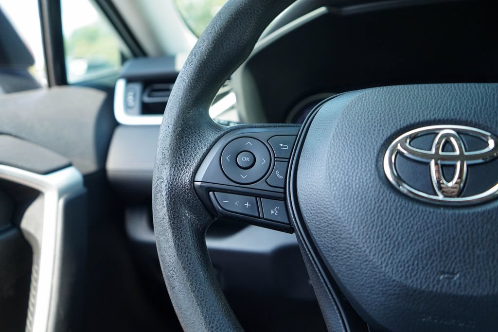 Used 2023 Toyota RAV4 LE AWD/4WD image 28
