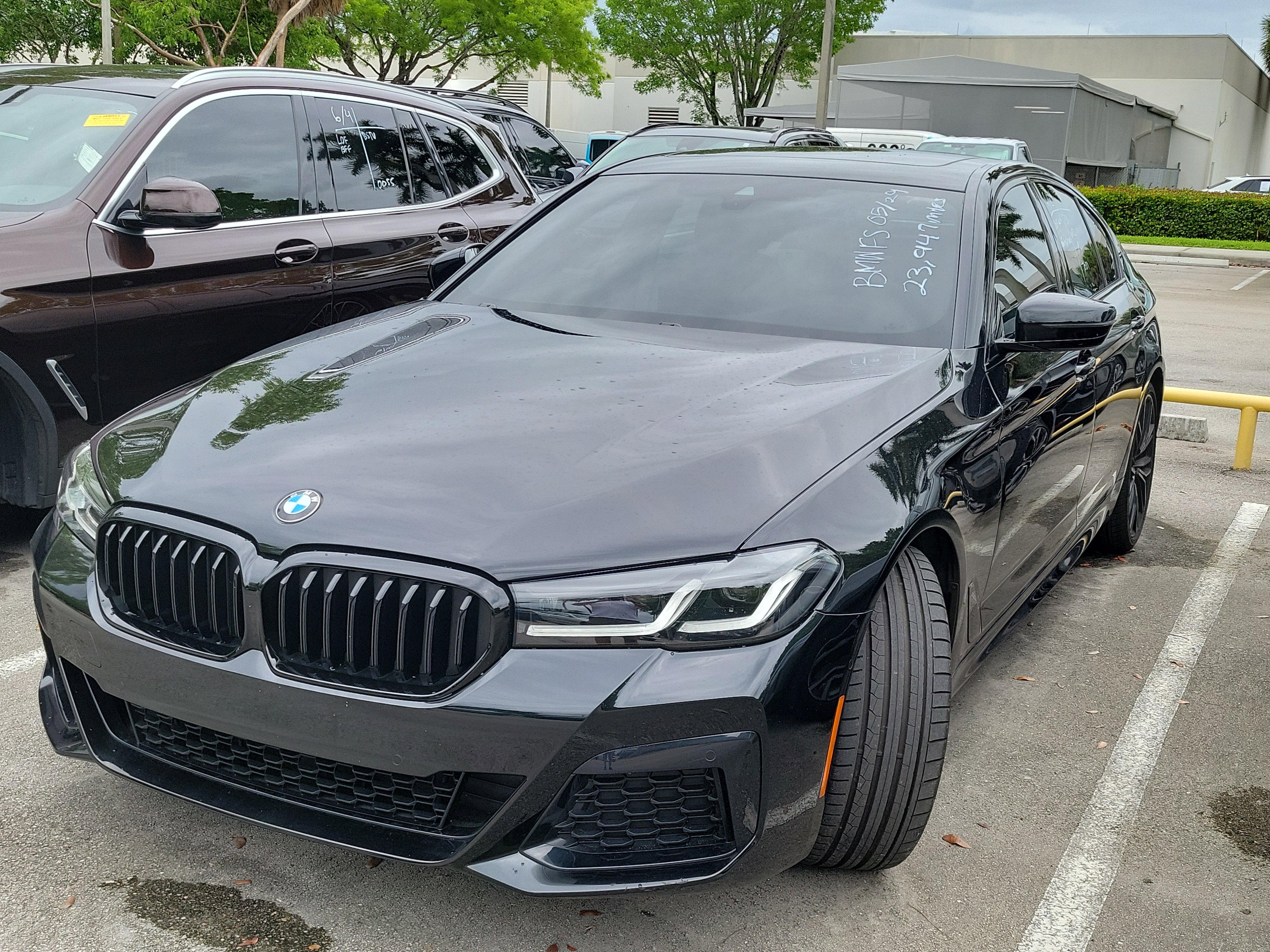 Used 2023 BMW 530i w/ M Sport Package RWD image 3