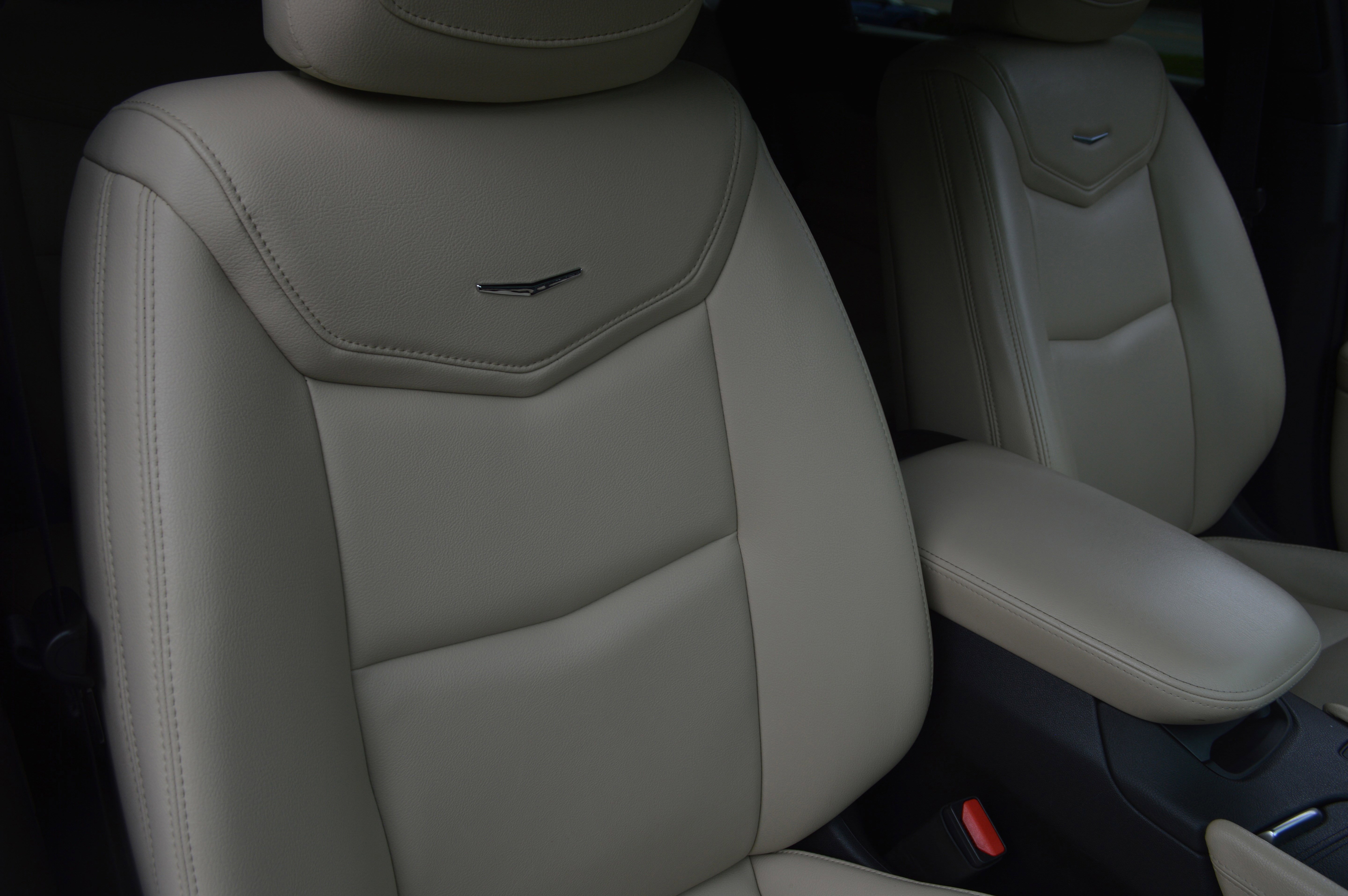 Used 2018 Cadillac XT5 FWD image 38