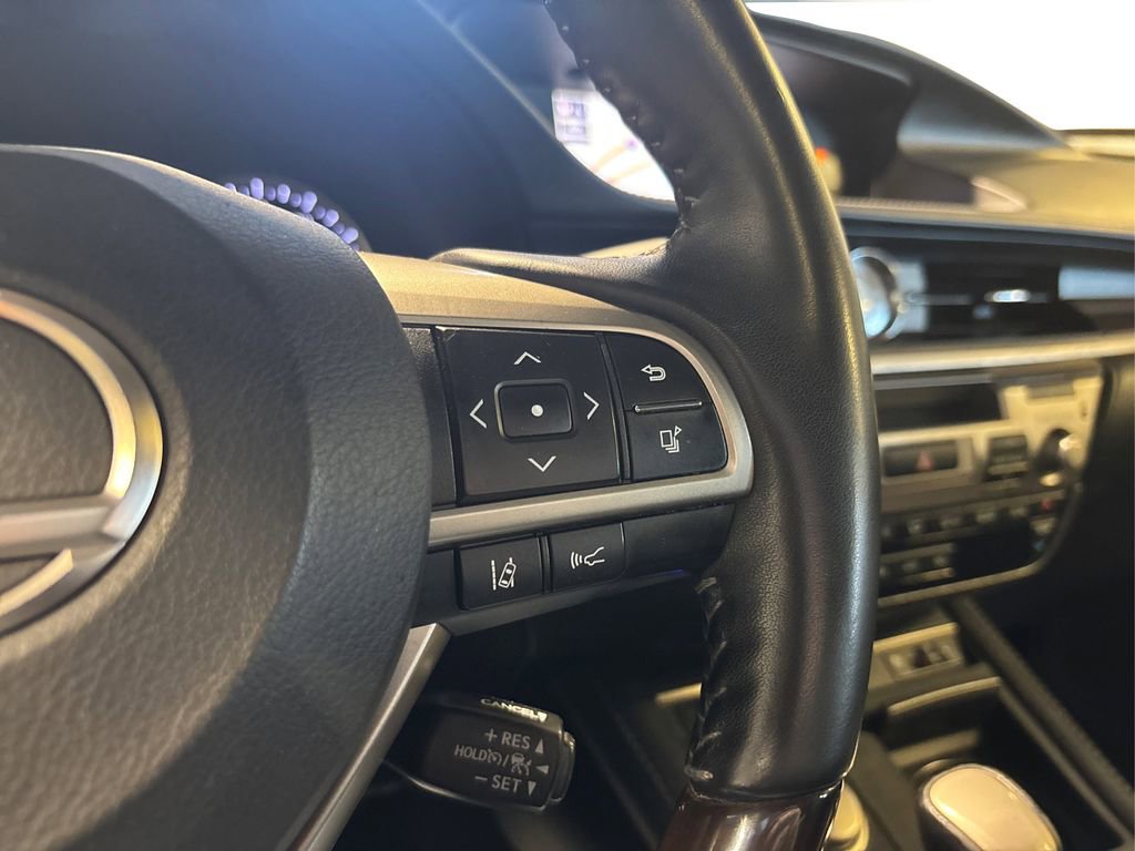 Used 2018 Lexus ES 350 w/ Navigation System Package FWD image 34