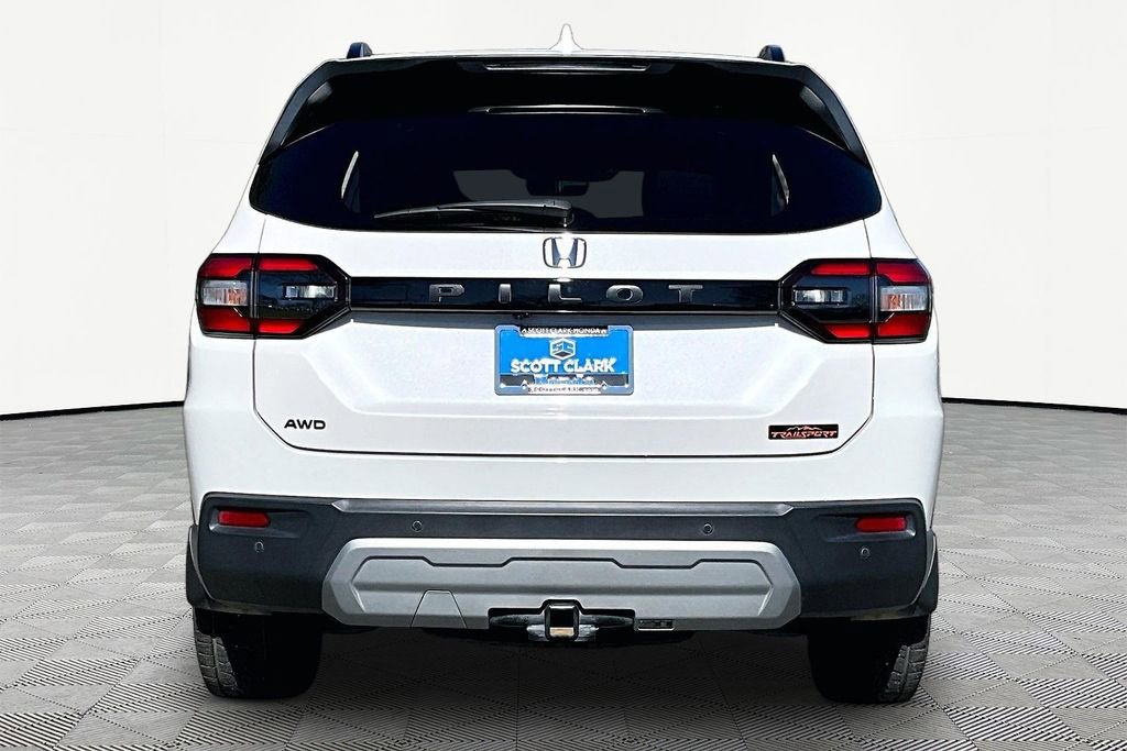 Certified 2025 Honda Pilot TrailSport image 6
