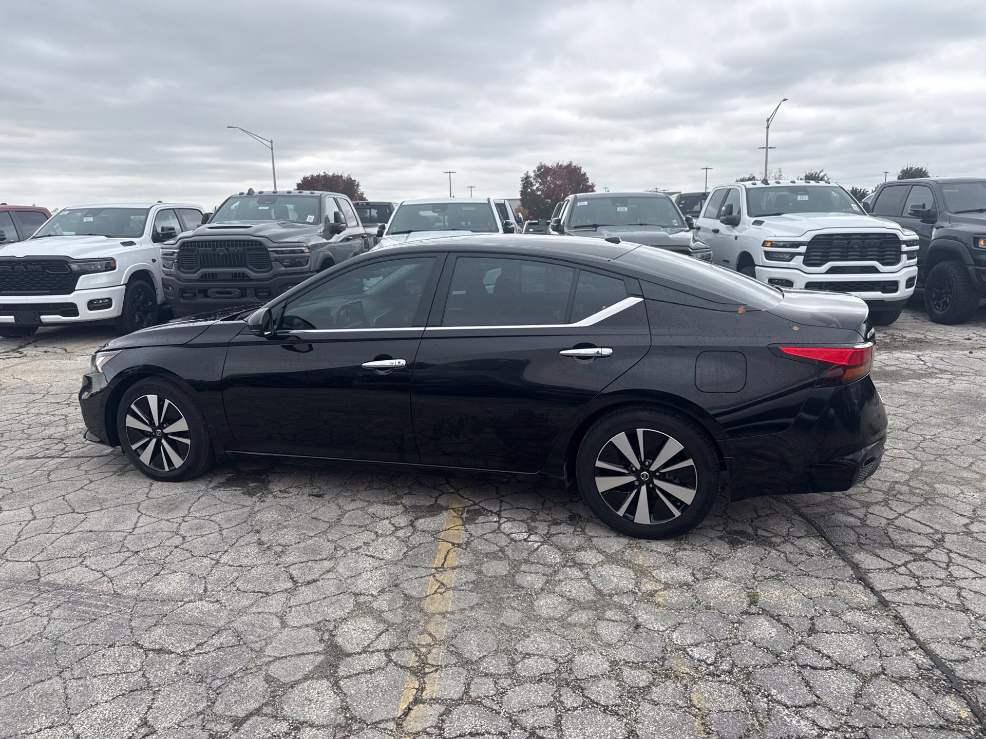 Used 2021 Nissan Altima 2.5 SL FWD image 9