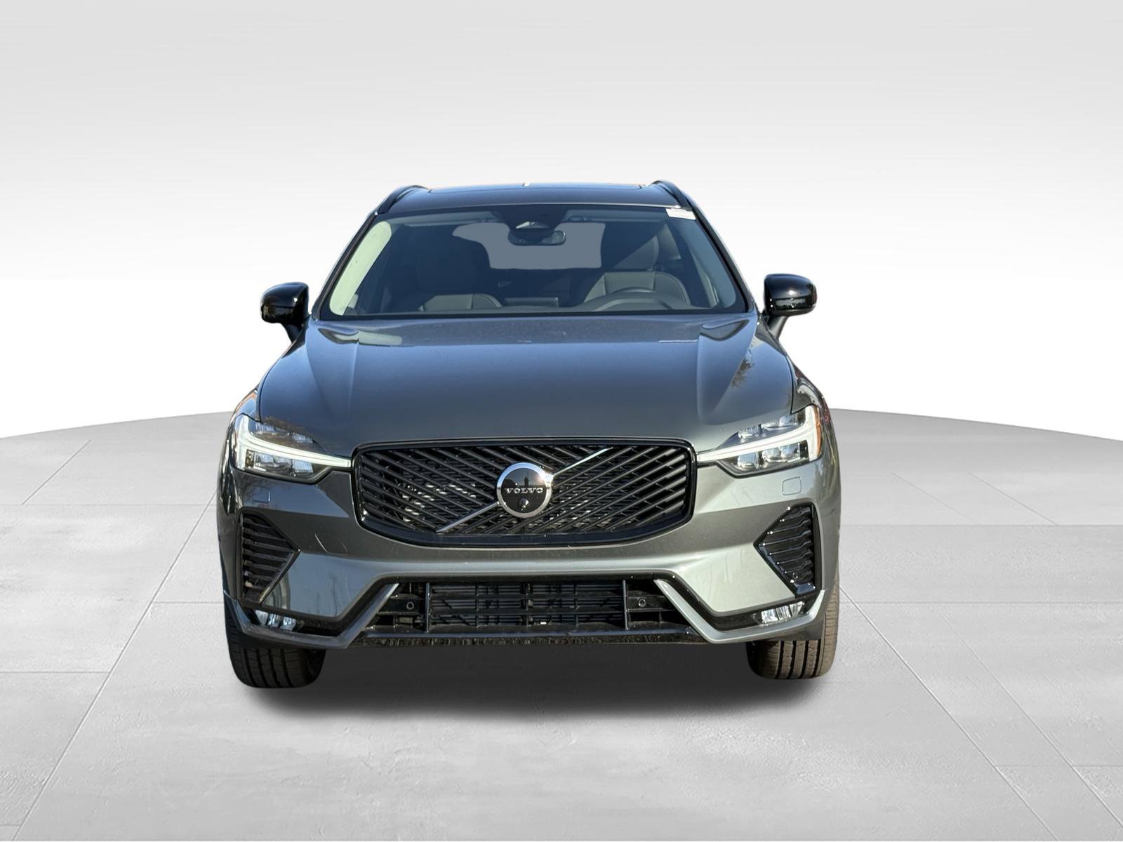 New 2027 Volvo XC60 B5 Plus AWD/4WD image 9