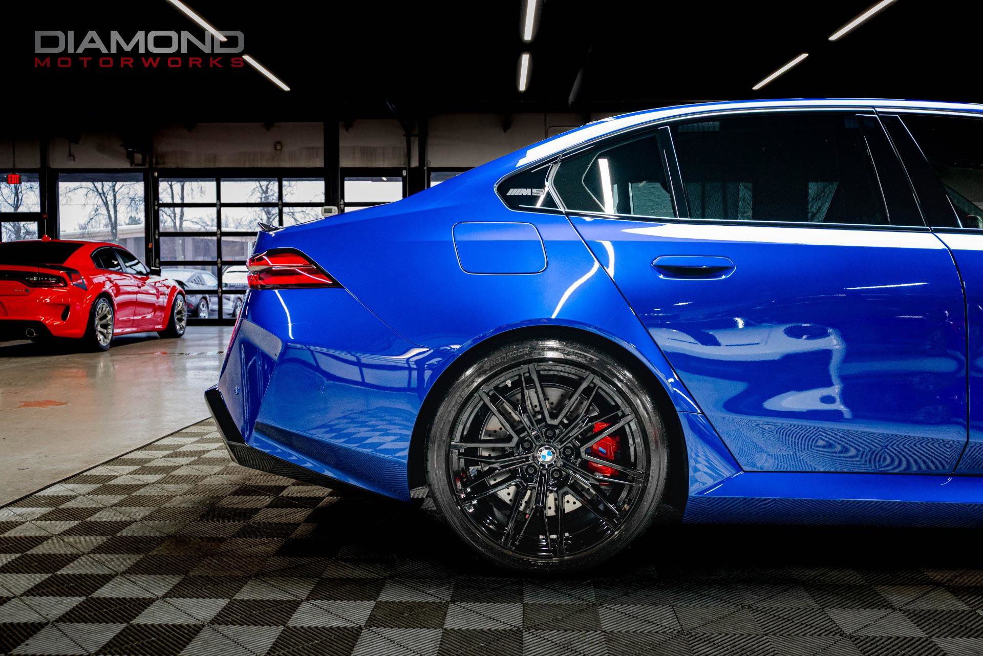 Used 2025 BMW M5 w/ Carbon Package image 28