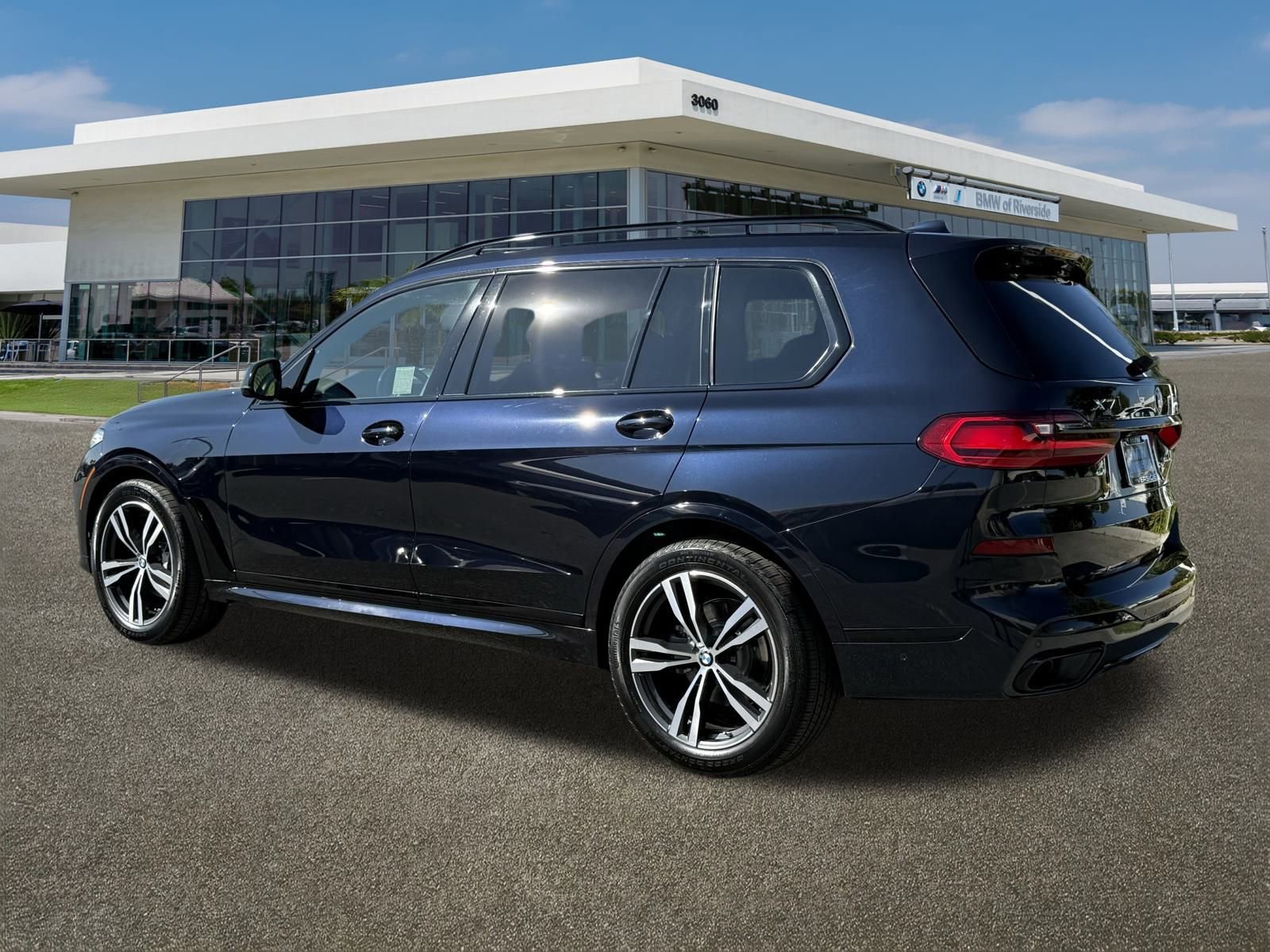 Used 2022 BMW X7 xDrive40i w/ M Sport Package image 7