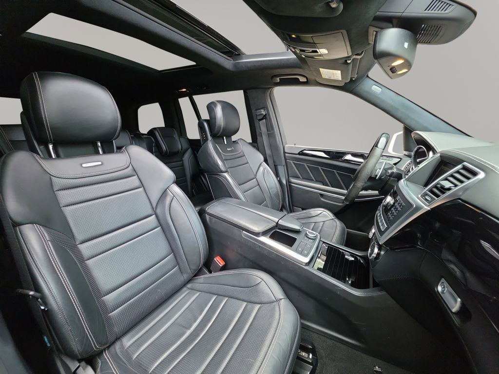 Used 2016 Mercedes-Benz GL 63 AMG 4MATIC image 23