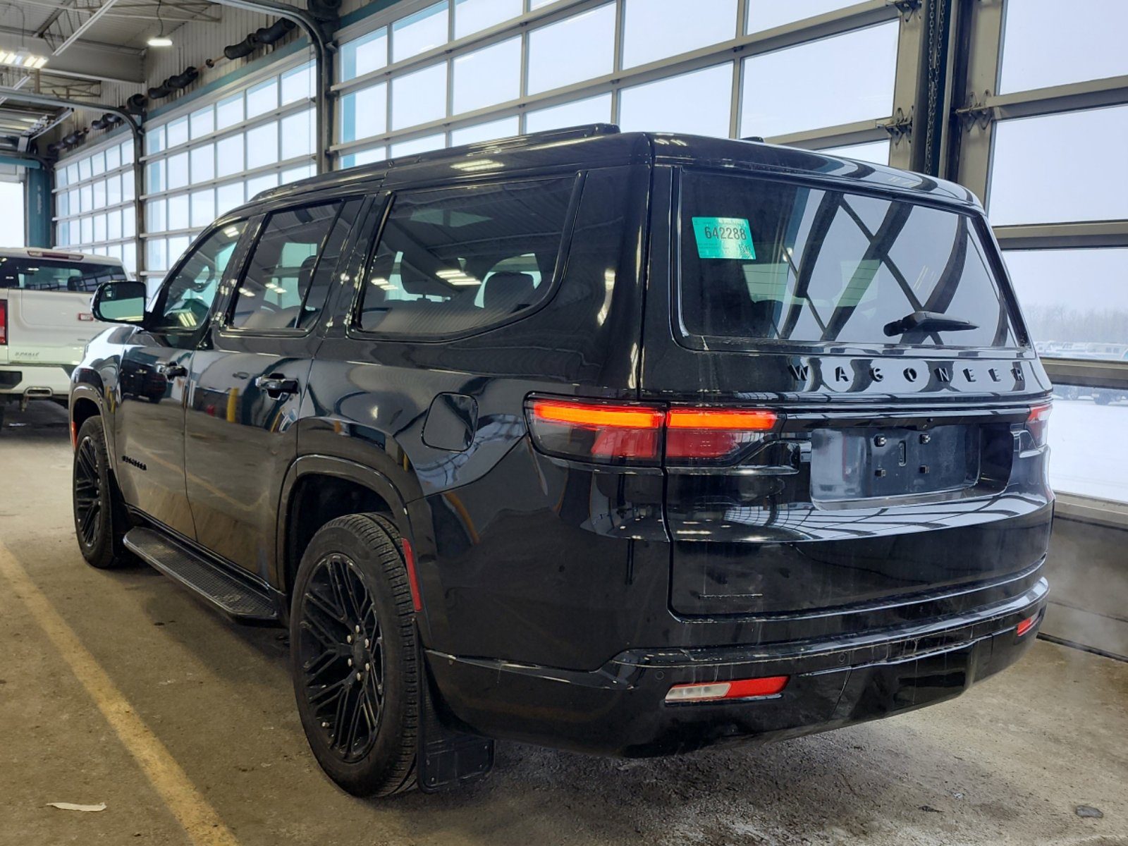 Used 2023 Jeep Wagoneer Series II image 7