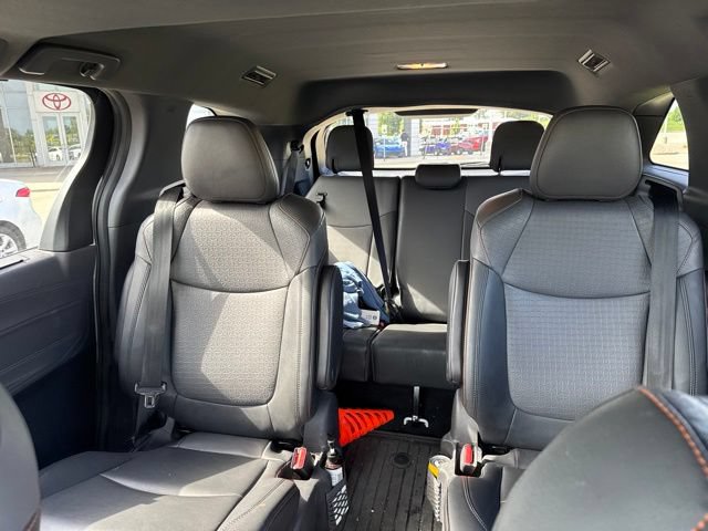Used 2021 Toyota Sienna XSE FWD image 15